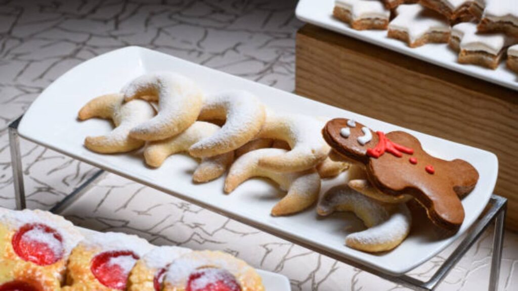 Creative Decorating Ideas for Starry Night Cookies 🎨