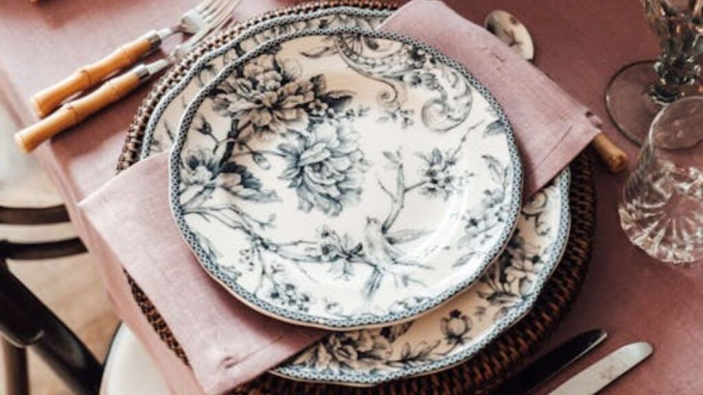 Pairing Thyme and Tableware with Seasonal Meals